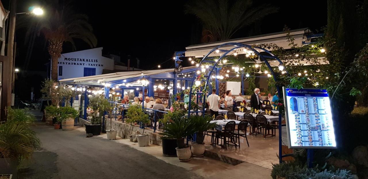 The Summer Haven Polis Exterior foto