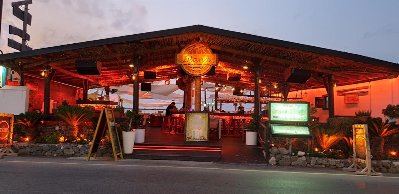 The Summer Haven Polis Exterior foto