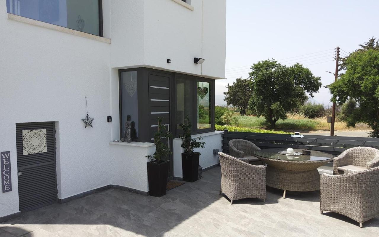 The Summer Haven Polis Exterior foto