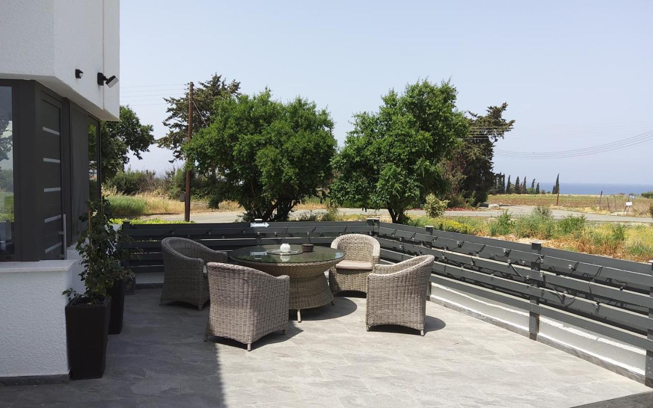 The Summer Haven Polis Exterior foto